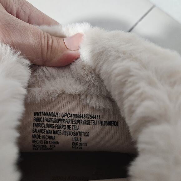 Time & Tru Women's Mini Faux Fur Cozy Boot Size 8 - Picture 5 of 6